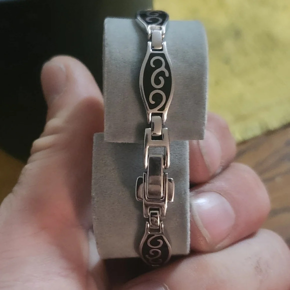 Citizen Eco-Drive Ladies Watch EG2300-56E - Picture 4 of 6